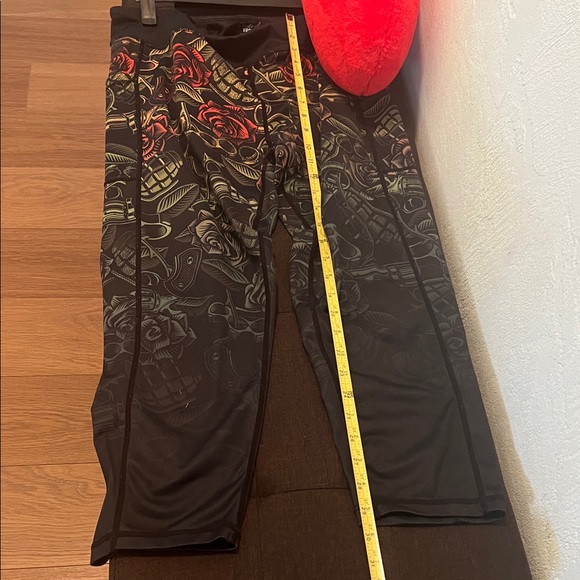 #1399=Constantly VARIED GEAR XXL-Black Floral Patterned Leggings - Picture 4 of 5